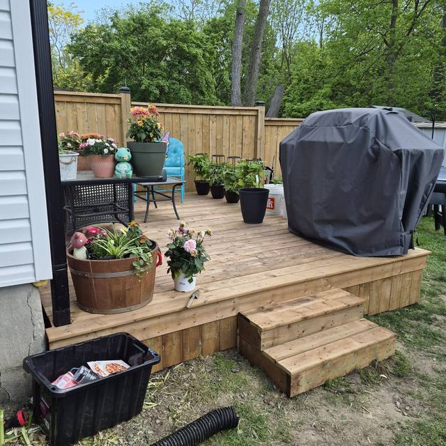 Deck & privacy fence — Coghill Construction & Renovations